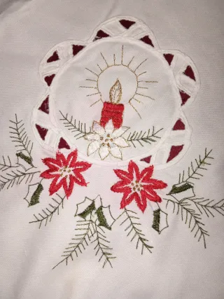 Set 2 Tovaglie e 4 Centrotavola Natalizi