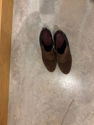 Botines de piel marrones y dorados