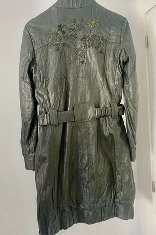 Chaqueta verde militar con cinturón