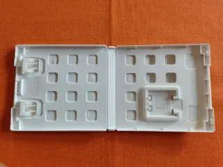 scatola Pokémon X firmata da Dlarzz.