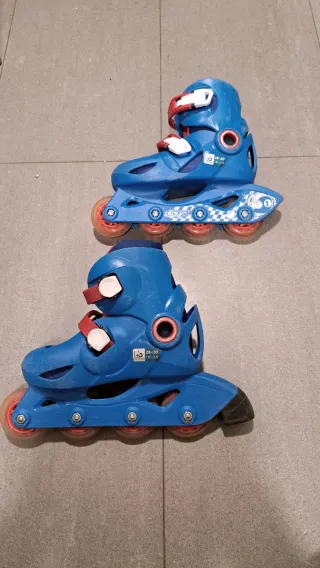 Patines en línea azules para niños