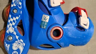 Patines en línea azules para niños