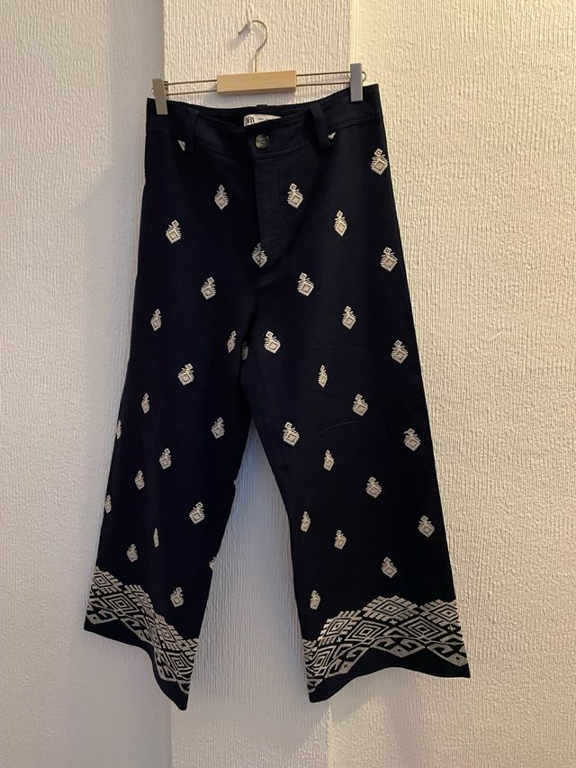 Pantalón azul marino estampado talla M