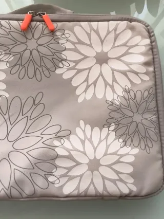 Funda acolchada portátil floral