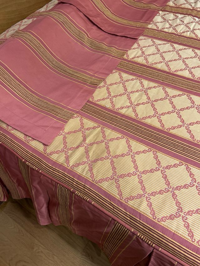 Edredón gordo beige y rosa con fundas cama 1,50