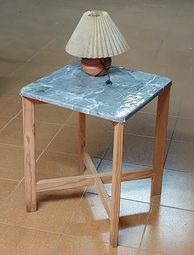 Tavolo rustico in legno e marmo