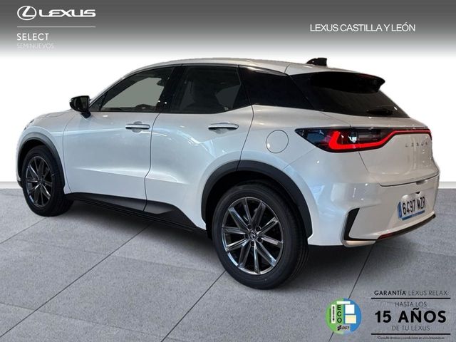 Lexus LBX  ELEGANT + BLACK