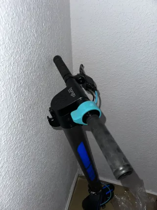 Patinete Eléctrico Gris y Azul