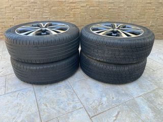 Llantas Nissan 215/55/R18/99V