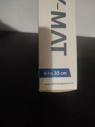 Tapete negro Ultimate Guard 61x35cm