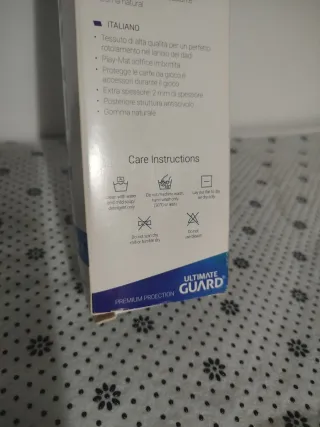 Tapete negro Ultimate Guard 61x35cm