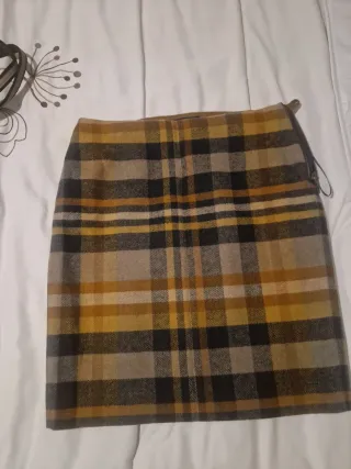Falda de cuadros gris y mostaza