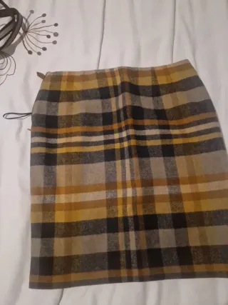 Falda de cuadros gris y mostaza