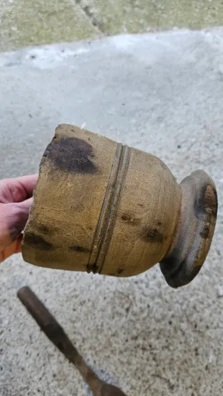 Antico mortaio con pestello