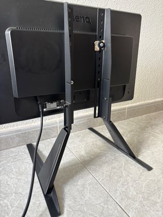 Monitor BenQ Negro con Soporte Universal