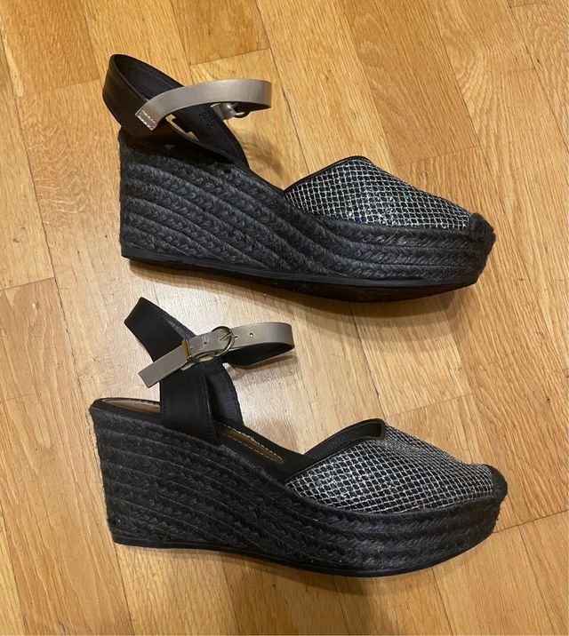 Sandali esparto con tacco nero e argento