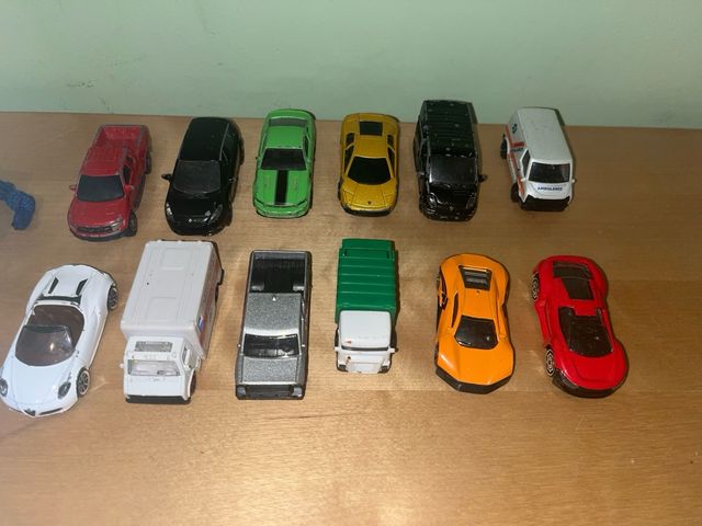 Lote de Carros de Brinquedo