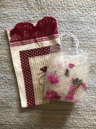 Asciugamano uncinetto beige e rosso