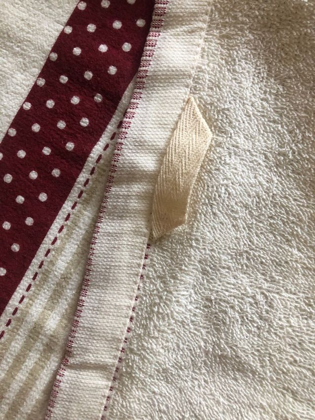 Asciugamano uncinetto beige e rosso