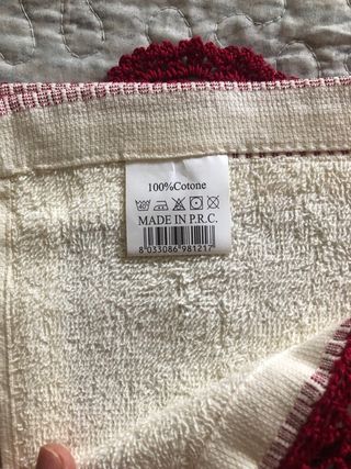 Asciugamano uncinetto beige e rosso