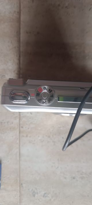 cámara digital compacta Airis DC60 Plata