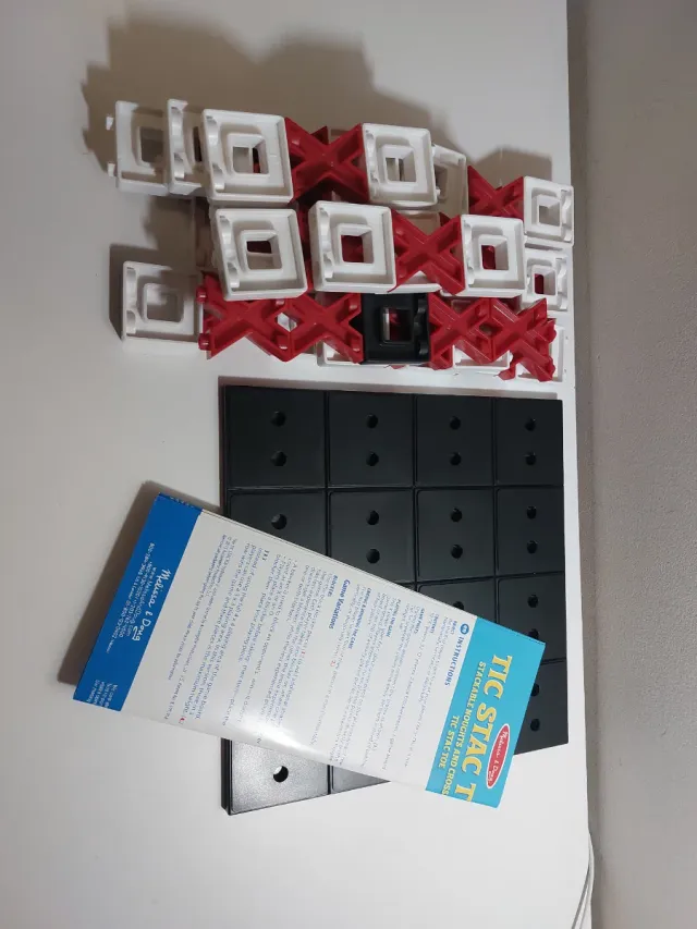 Melissa & Doug Tic Tac Toe 3D