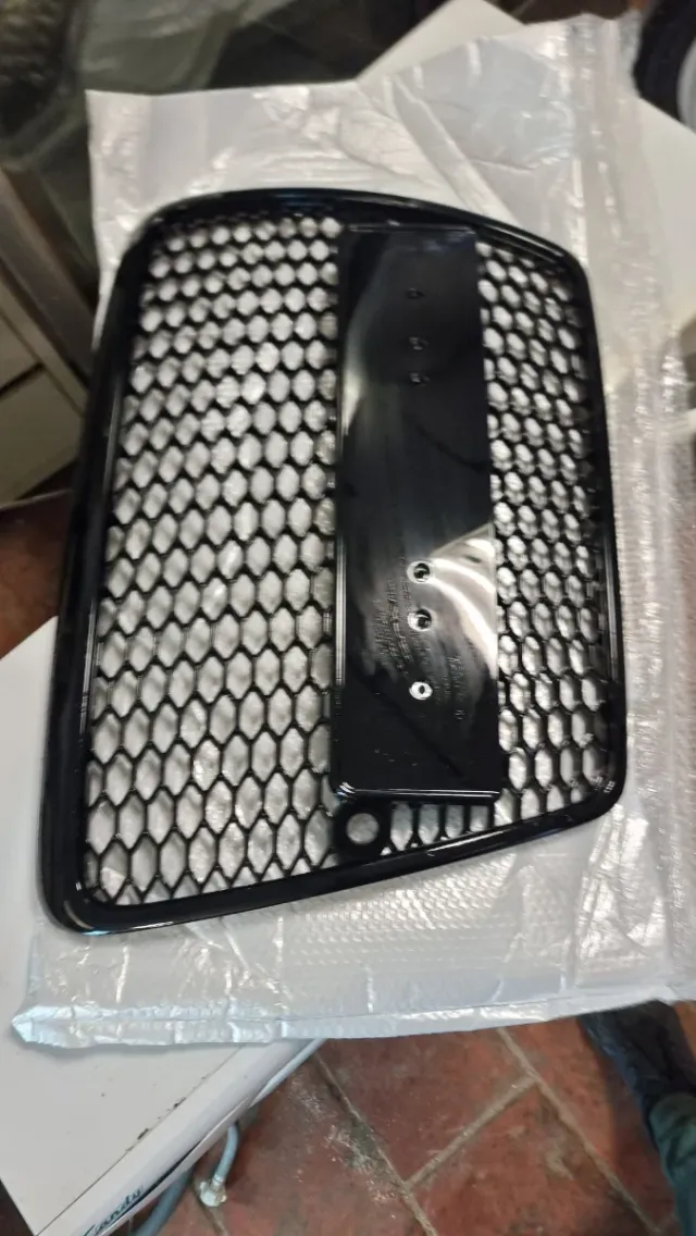 Parrilla Delantera Audi A4 A6 .año 2008 hasta 2011