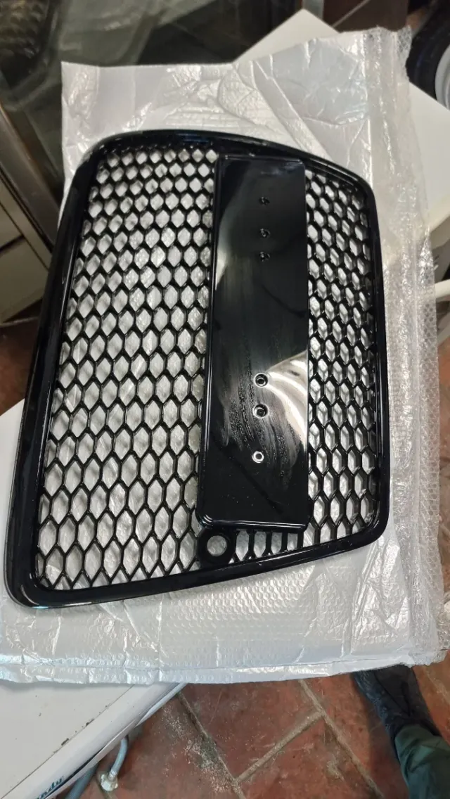 Parrilla Delantera Audi A4 A6 .año 2008 hasta 2011