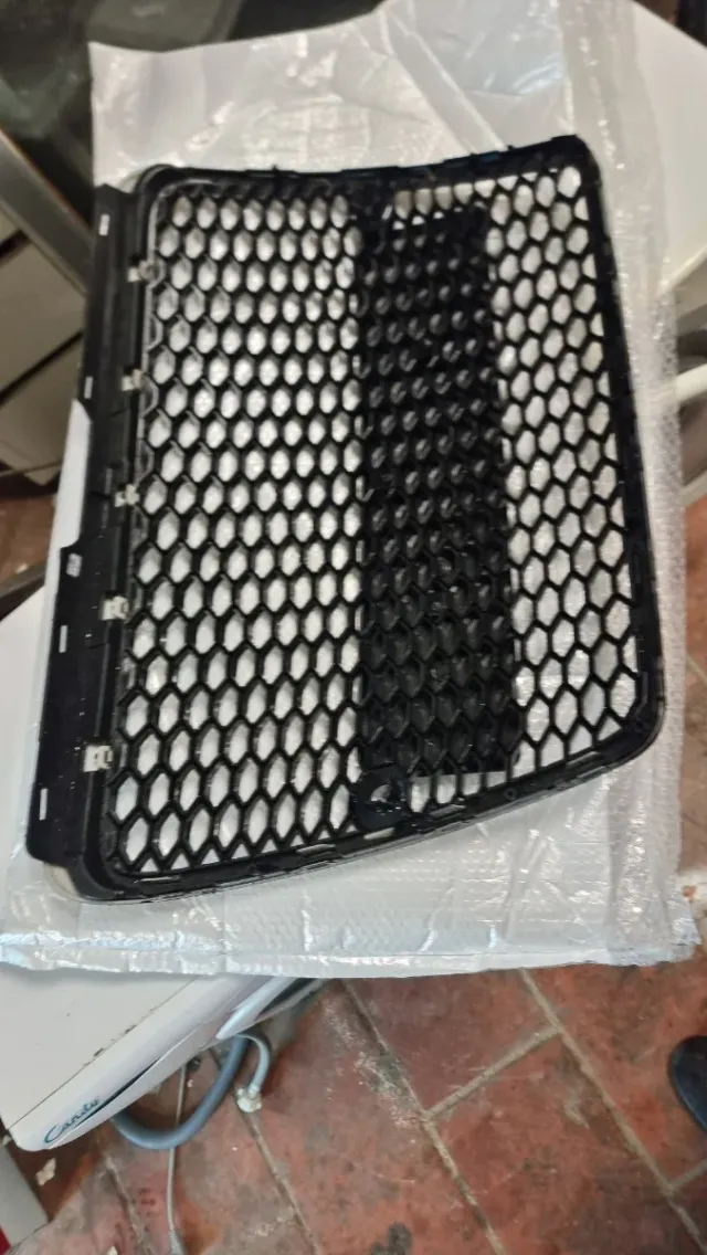 Parrilla Delantera Audi A4 A6 .año 2008 hasta 2011