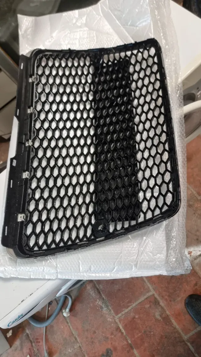 Parrilla Delantera Audi A4 A6 .año 2008 hasta 2011