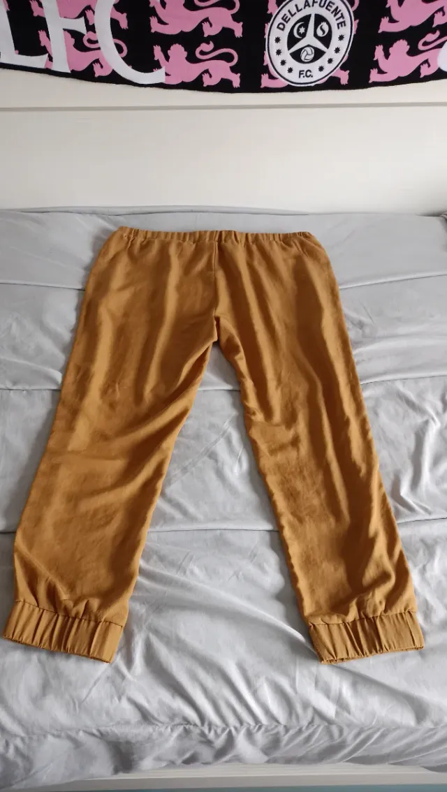 Pantalón fluido mostaza talla 44