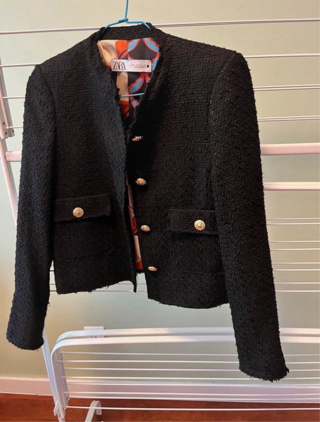 Americana Zara Negra Tweed Botones Dorados