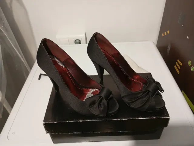 Scarpe eleganti nere taglia 38