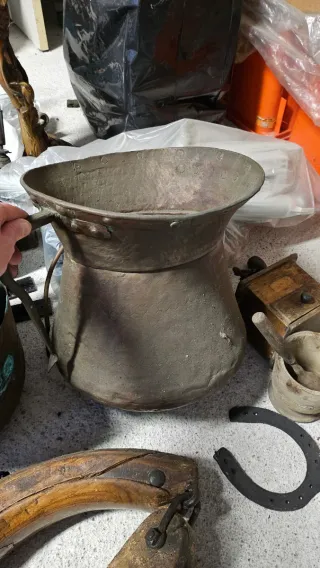 Antica brocca grande in rame