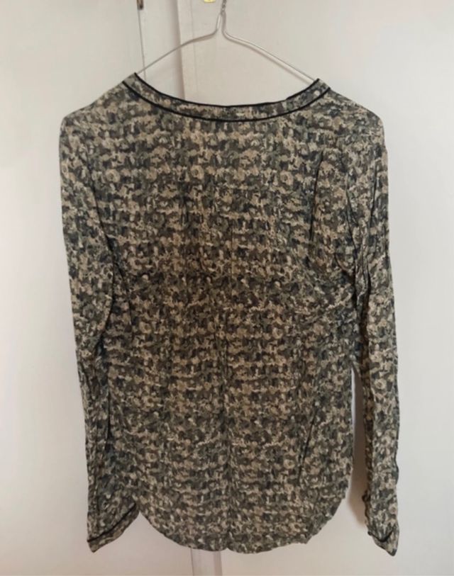 Blusa fluida militar