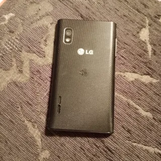 Cellulare LG E-610v Nero