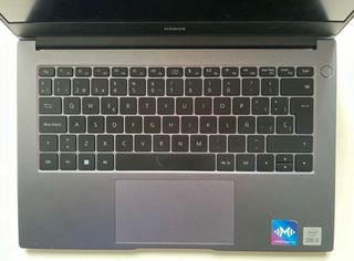 HONOR MagicBook X14 — ligero, rápido y en