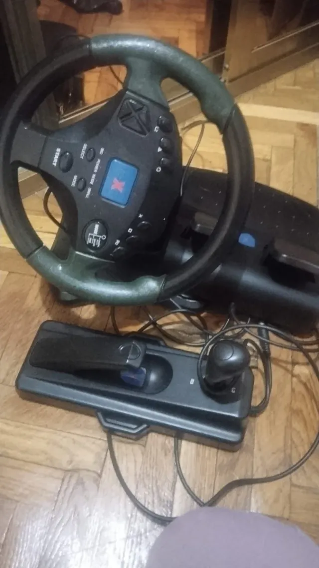 Volante PS2 con pedales y joystick