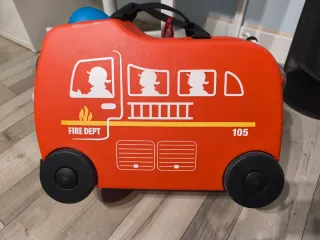 Maleta infantil roja con ruedas