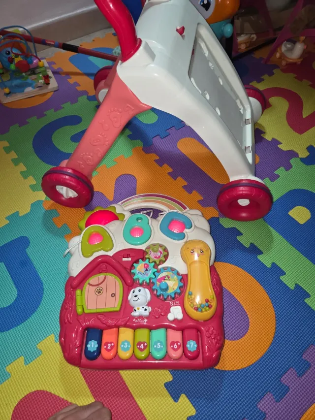 Andador correpasillos infantil