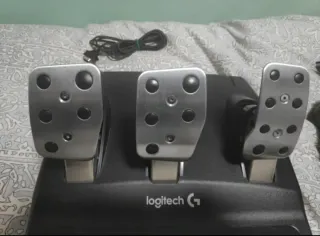 Volante Logitech G920 con Pedales