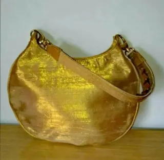 Bolso dorado - sin estrenar