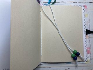 Libreta huellas y huesos + 2 bolis