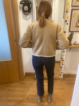 Cazadora borreguito Zara Talla XS