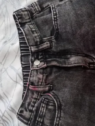 Jeans strappati a zampa bambina 11 anni