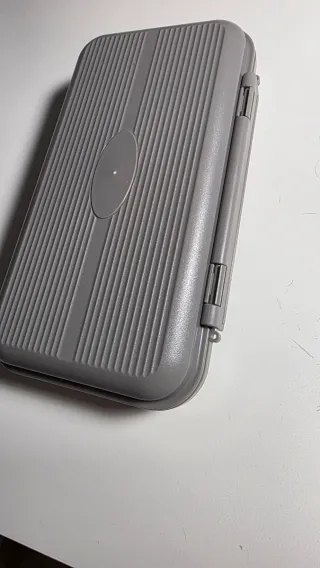 Caja para pesca con compartimentos