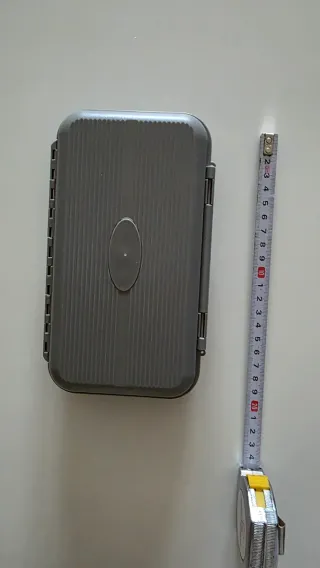 Caja para pesca con compartimentos