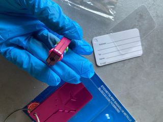 etichetta e lucchetto bagaglio