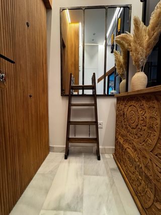 Escalera de madera tijera restaurada