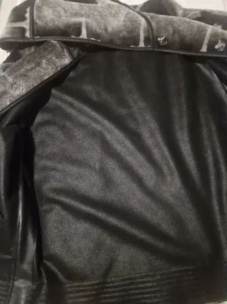 Chaqueta reversible con capucha